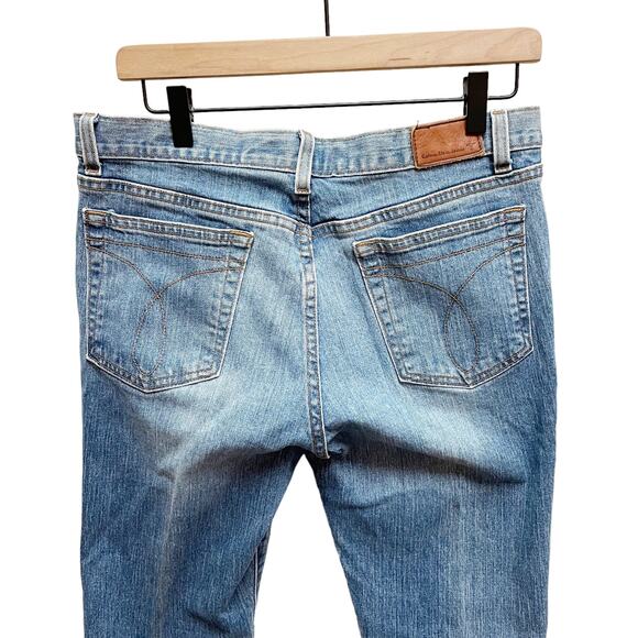 Calvin Klein Regular Wash Flare Midrise Jeans Women’s size 8 - Picture 4 of 6